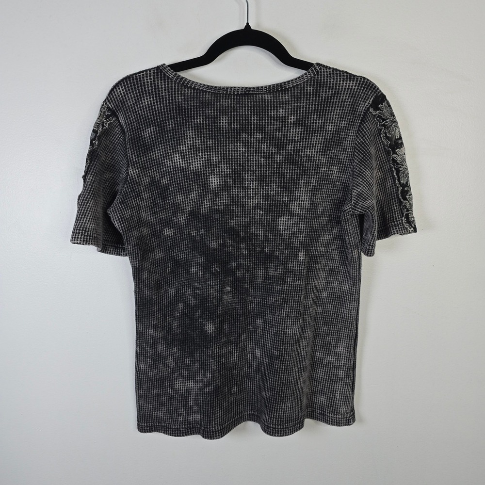BIBI Women Black White Acid Wash Waffle Knit Lace Shoulder Top Small - Picture 2 of 5